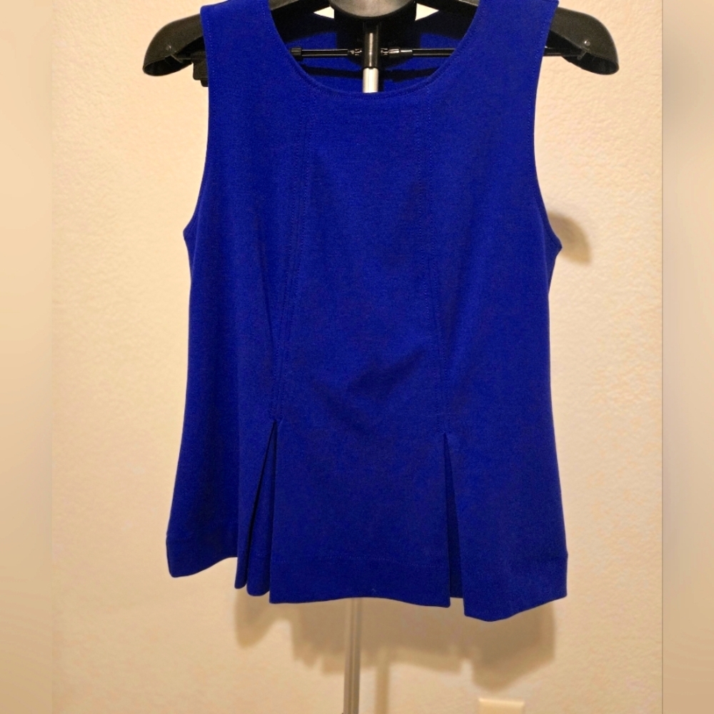 NWOT Blue Short Sleeved Banana Repulic Top Soze Medium